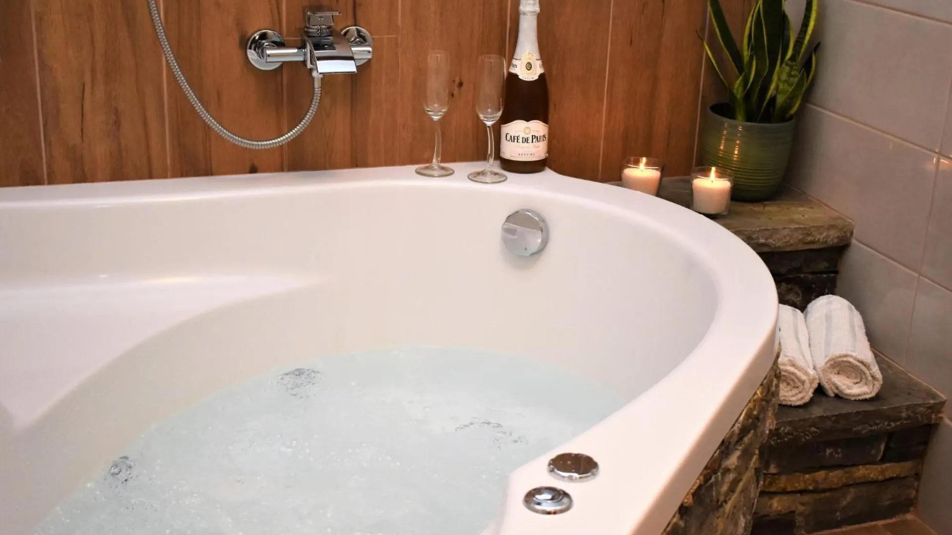Villa Karla In Mucici - Haus Fuer 6-8 Personen 마툴지 0*,  크로아티아
