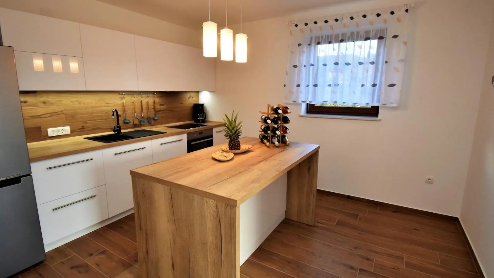 Villa Karla In Mucici - Haus Fuer 6-8 Personen 마툴지 크로아티아